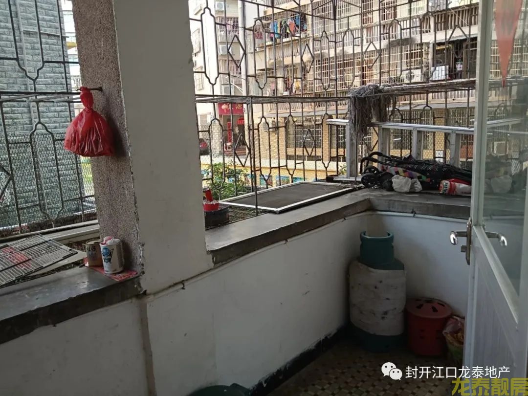 老城区江口步行街3楼 三房户型 