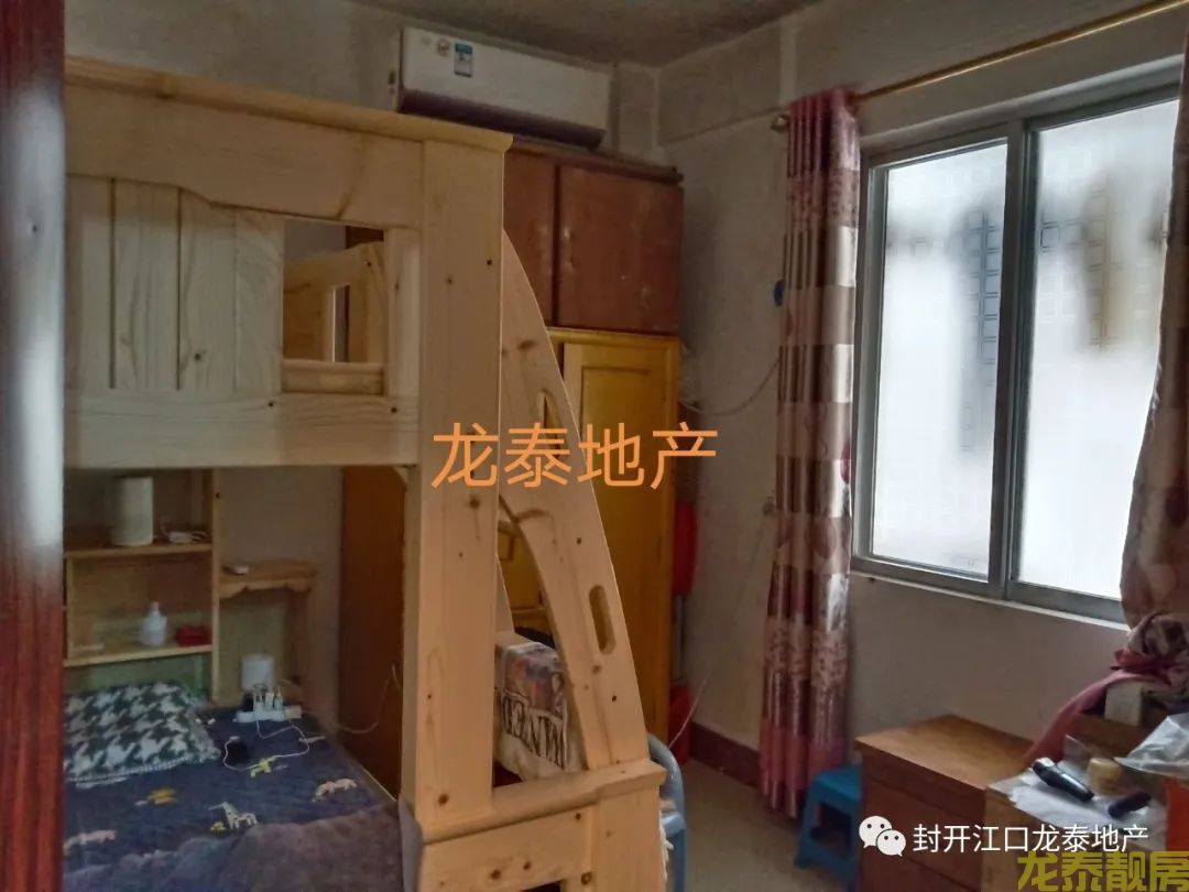 河南新城区纤维板宿舍一楼精装