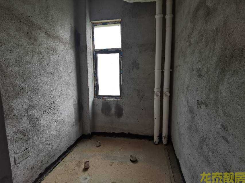 绿景豪庭，124平南北通透户型