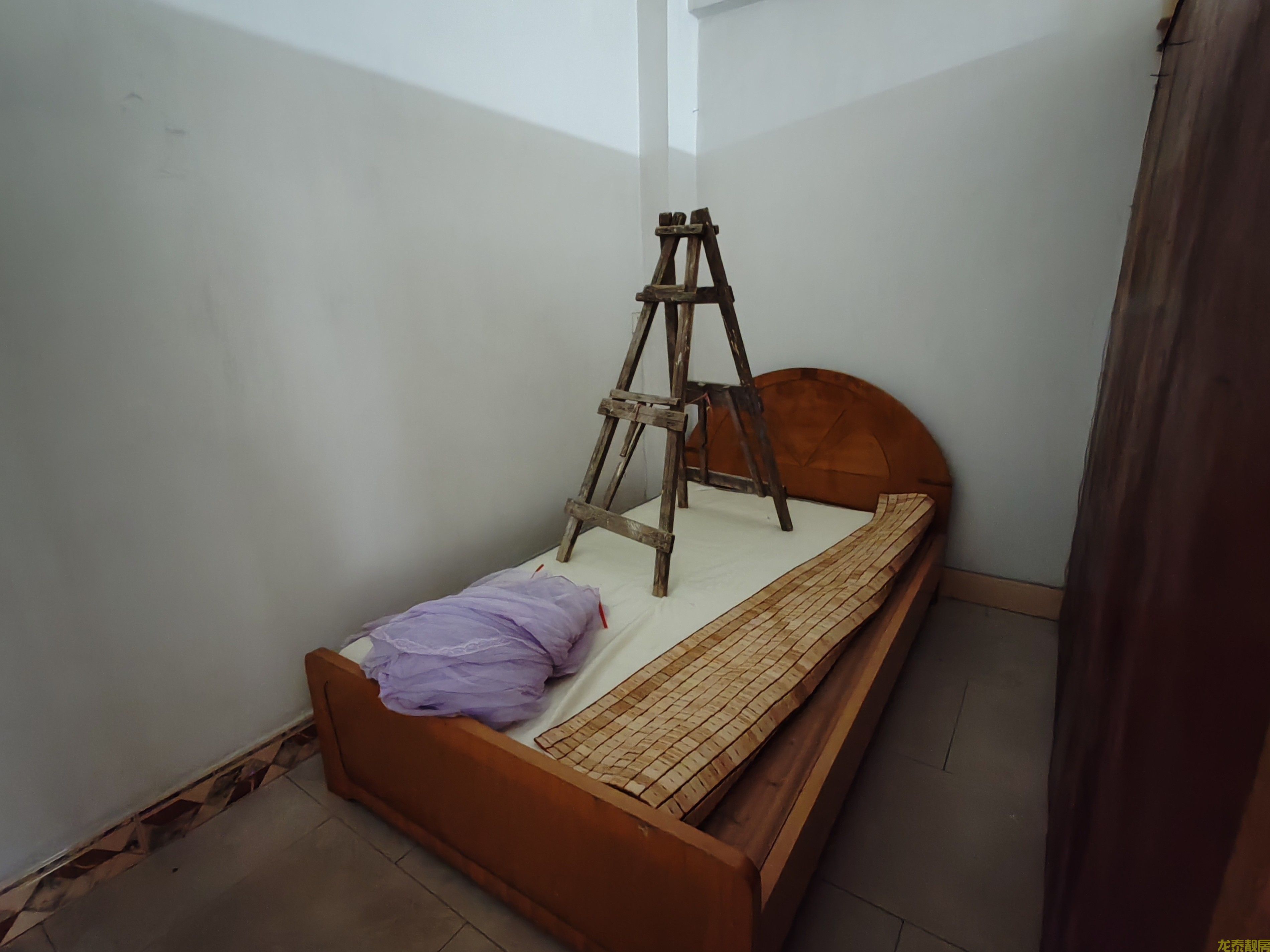 一小旁学区房步梯三楼